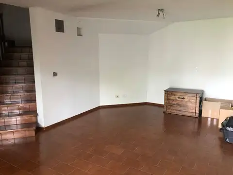 Casa 7 ambientes con 3 baños
