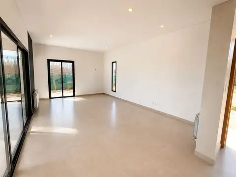 Casa en Alquiler en Lunlunta, USD 1.400