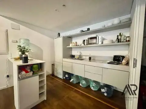 Oficina en Alquiler en Ciudad Vieja, USD 1.800