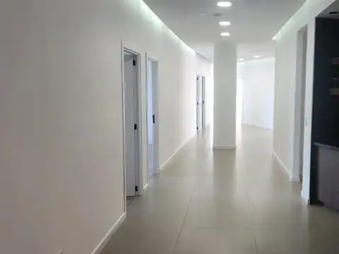 Oficina Monoambiente con 10 baños