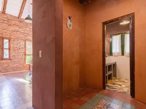 Casa 6 ambientes con 5 baños