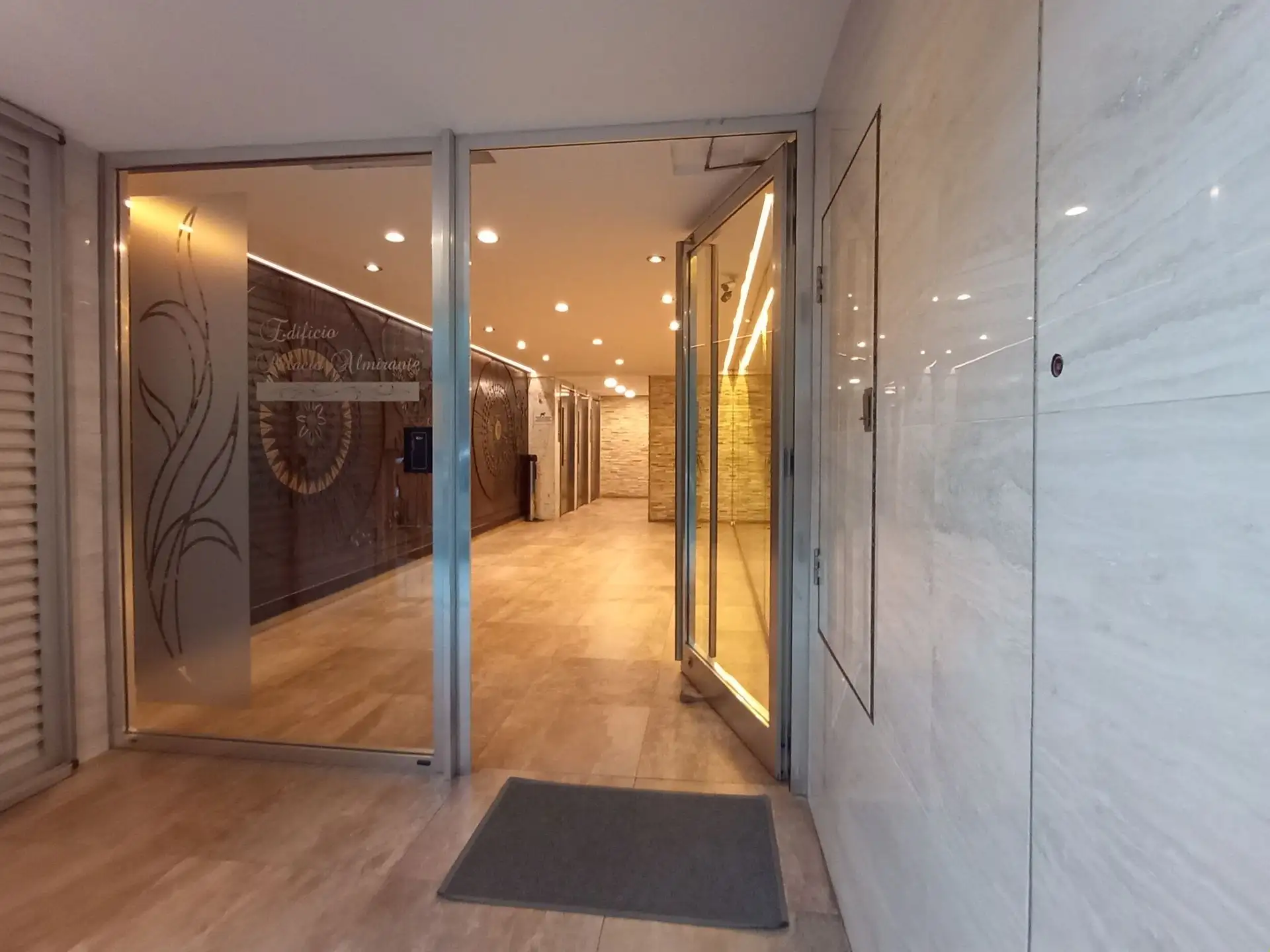 Depto 1 amb, 30m² reciclado — Brown, luminoso