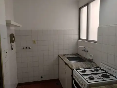 CALLAO ENTRE URQUIZA Y TUCUMAN, VENTILACION CRUZADA