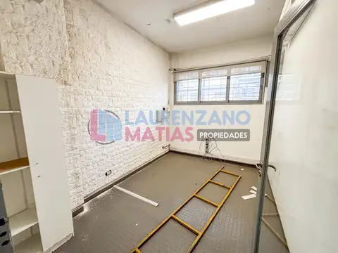 VENTA GALPON / DEPOSITO DE  1100m2 SOBRE LOTE DE 8.66 x 55 M - VILLA DEVOTO