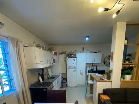 Departamento en venta de tres ambientes en Lomas De Zamora