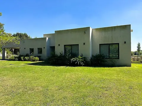 Casa en Alquiler en Estancia Villa Maria, USD 2.200