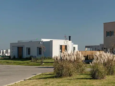 TERRENO LAGUNA EN VILLALOBOS PUEBLOS DEL PLATA HUDSON