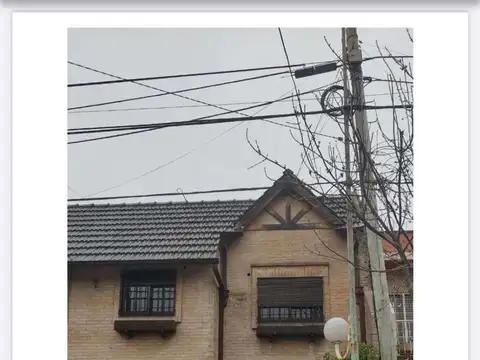 Duplex en venta. Emilio mitre 512. Villa Sarmiento