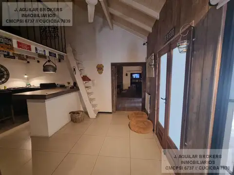 Casa en Venta con 2 cocheras