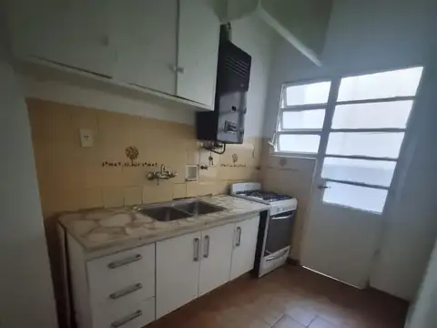 Juan F. Aranguren 500, Piso 1