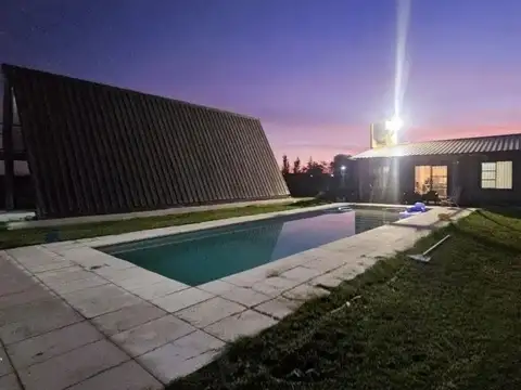 Casa Quinta con Pileta y Quincho/ Florencio Varela