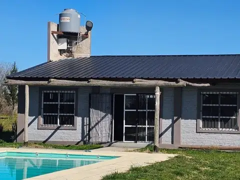 Casa Quinta con Pileta y Quincho/ Florencio Varela