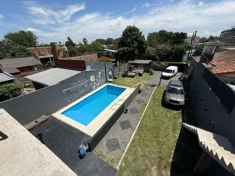 Venta casa quinta Luis Guillon /Pileta/Permuta/Apto Crédito