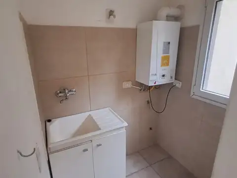 Depto Tipo Casa en Alquiler con 1 cocheras
