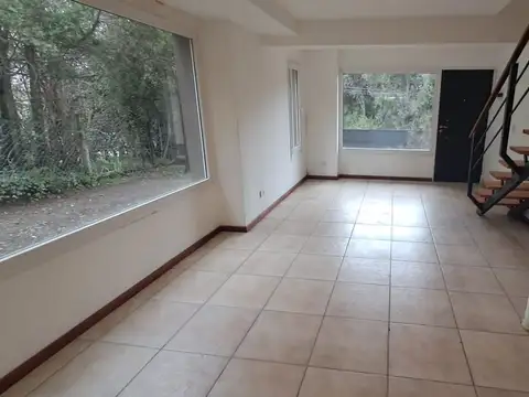 Depto Tipo Casa en Alquiler de 2 dormitorios
