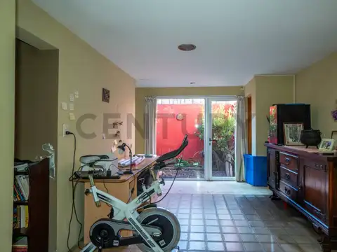 Casa en Venta con 3 cocheras