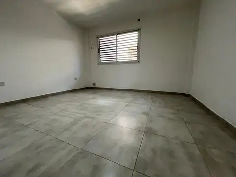 Alquiler Monoambiente con Cochera en Lanús