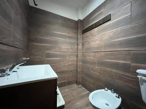 Alquiler Monoambiente con Cochera en Lanús