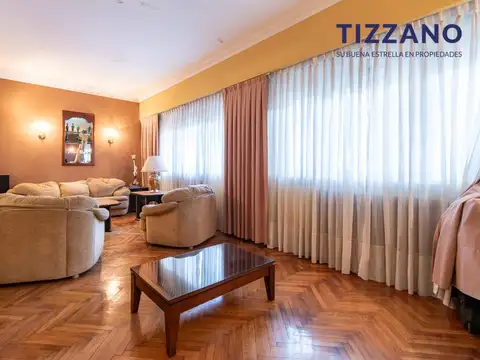 Casa 4 ambientes con 5 baños