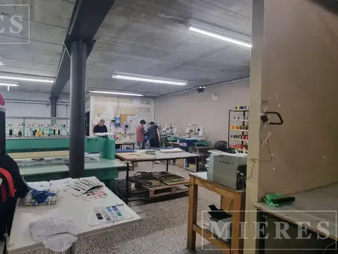 Depósito de 450 m2 cubiertos en Venta en Carapachay -  Vicente Lopez