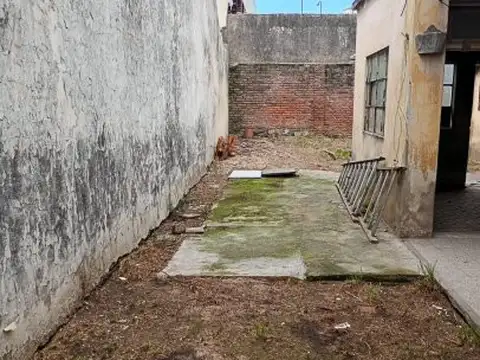 Casa Antigua con Valor de Terreno 8,70 X 24 - Parque Avellaneda