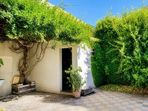 OPORTUNIDAD CASA DE 3 AMBIENTES CON JARDIN
