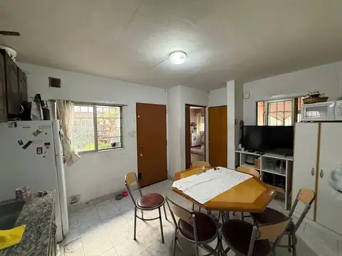 SE ALQUILA CASA 3 DORMI COCHERA VIAMONTE 1100
