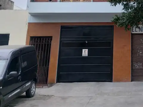 VENTA DEPOSITO/COCHERA AL FRENTE EN PARQUE AVELLANEDA