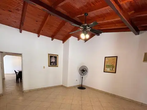 Casa 7 ambientes con 3 baños