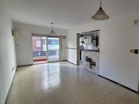 ALQUILER - DEPARTAMENTO UN DORMITORIO AL FRENTE CON BALCÓN | Pichincha