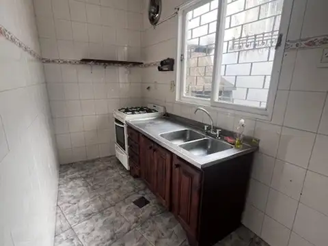 Depto Tipo Casa 4 ambientes con 2 baños