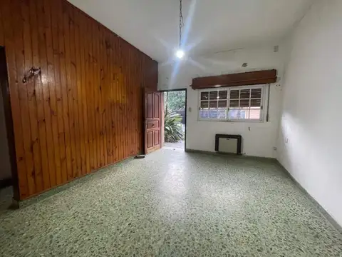 Casa en Venta en Castelar Sur, USD 80.000