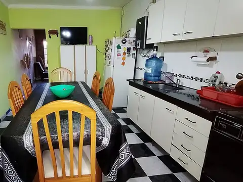 Casa 4 ambientes con 1 baño