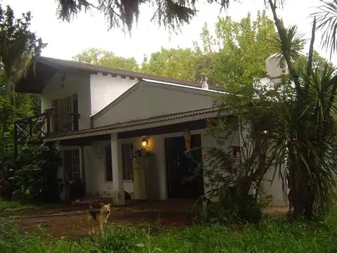 chalet en 2 plantas sobre 2156 m2 de lote