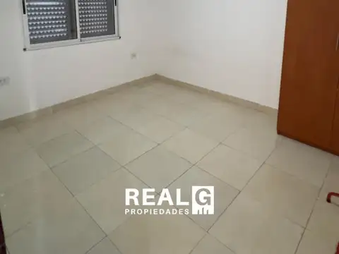 Casa en Alquiler con 1 cochera