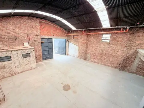 GALPON EN ALQUILER CON OFICINA