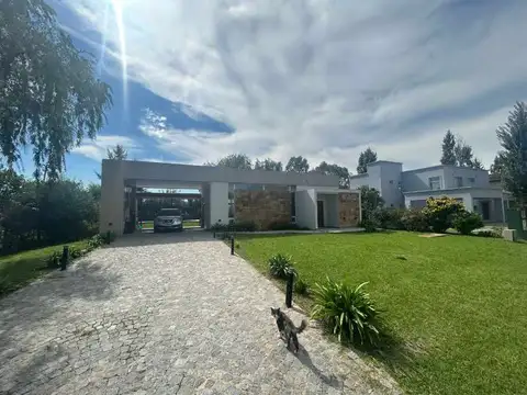 Hermosa casa en una planta en La Candida Club de Campo APTA CREDITO