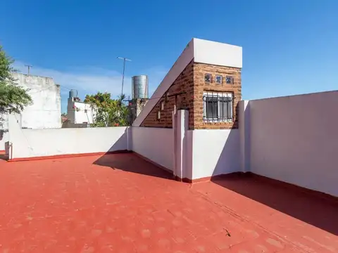 CASA 4 AMB CON PATIO, TERRAZA Y GARAGE CASEROS
