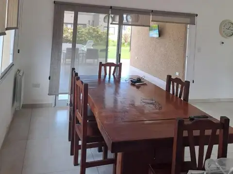 Casa en San Ramón Pilar del este - Acepta permuta