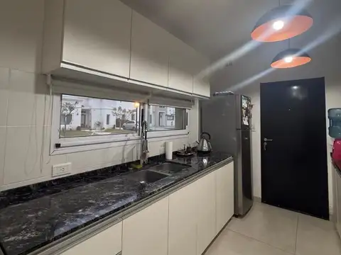 Casa en Venta en Pilar del Este - San Ramon, USD 220.000