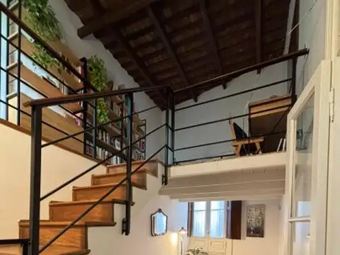 VENTA PH AL FRENTE ESTILO CLASICO RECICLADO RECIENTEMENTE Y EN MUY BUEN ESTADO