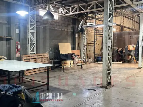 ALQUILER GALPON DE 800 MTS2 EN WILDE.