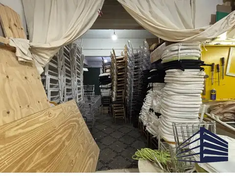 DEPÓSITO DE 90m2 EN VENTA - VILLA LYNCH