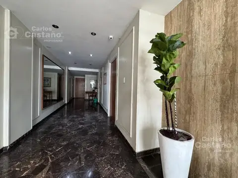 Carlos Francisco Melo al 900