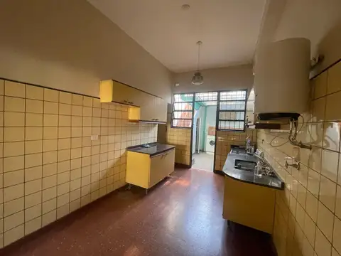 Depto Tipo Casa en Venta en Versalles, USD 220.000