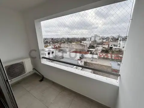 14 e/ 32 y 33 100, Piso 5