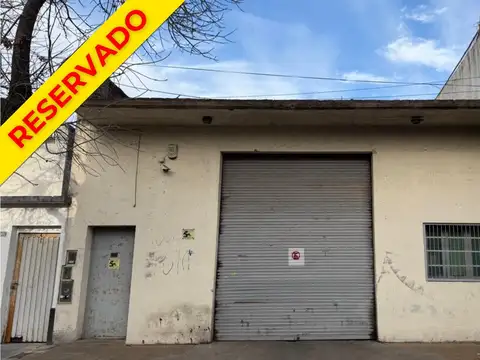 Galpón en Villa Lynch de 226m2