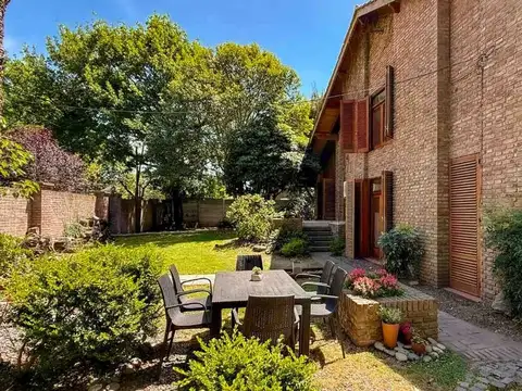 Casa en Venta Berazategui 6 amb pileta/cochera