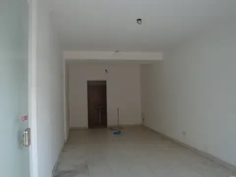 Local en Alquiler Via Púb.