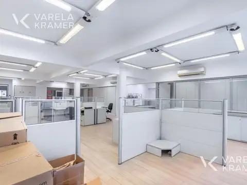 Oficina 5 ambientes con 4 baños